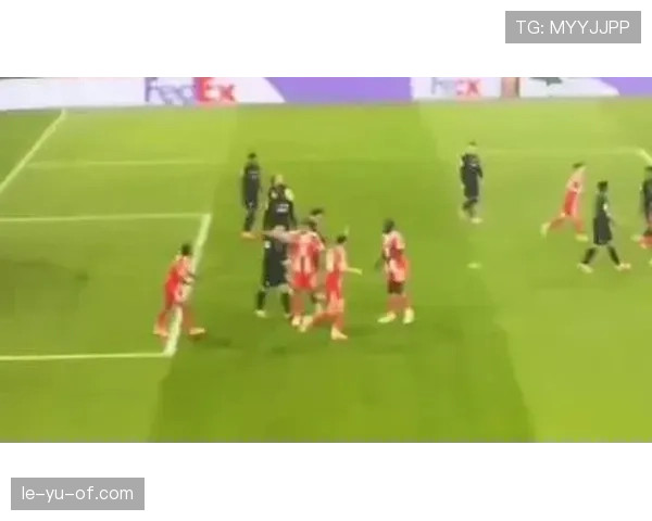 亨利经典瞬间重现赛场，引爆球迷热情彰显传奇魅力